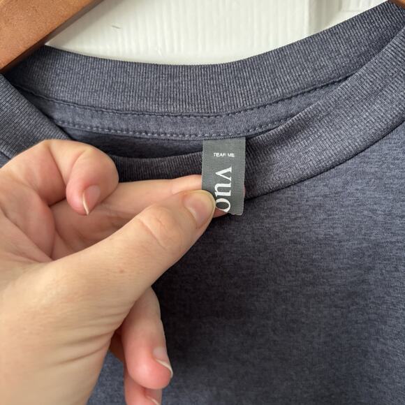 Vuori Women’s Sweatshirt Halo Crew Neck Navy Size Small Active Performance - Picture 2 of 4